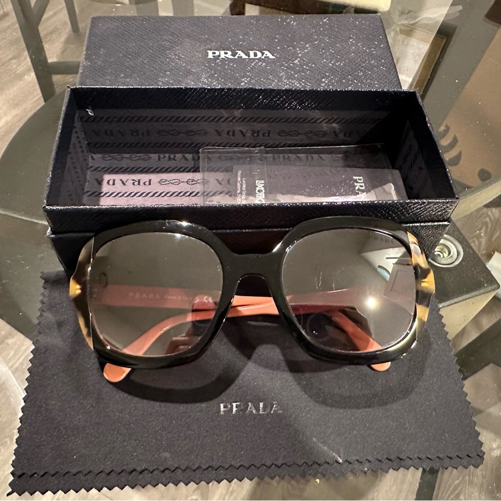 PRADA PR 16US HERITAGE
